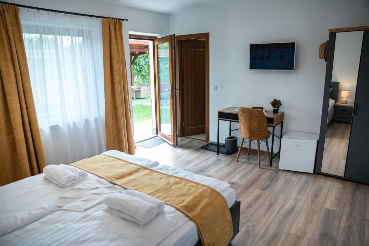 Magda Garden Hotell Cîrţişoara Exteriör bild